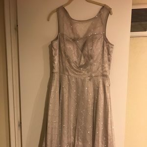 Jessica Howard 12 knee length dress sparkly tan